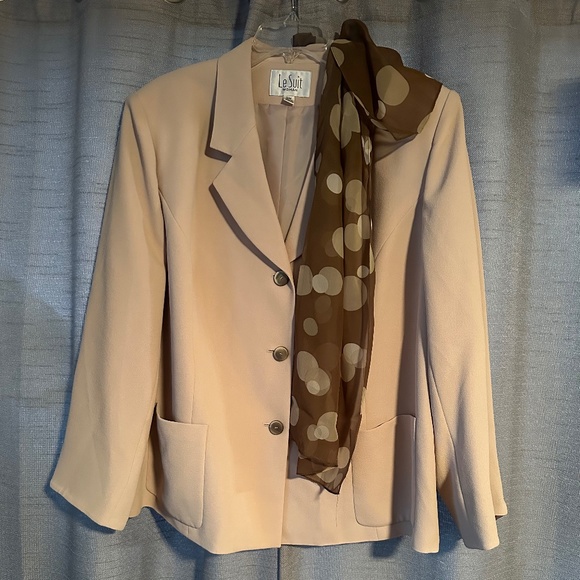 Le Suit Other - Gorgeous 3 Piece Women's Suit